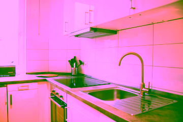 Küche - Möblierte 1,5-Zimmer-Wohnung an der Spree – mit Balkon und Aufzug