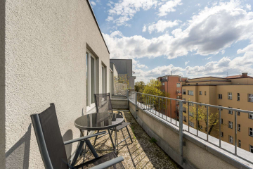 Balkon - Schöne 3-Zimmer-Wohnung mit Balkon direkt an der Spree