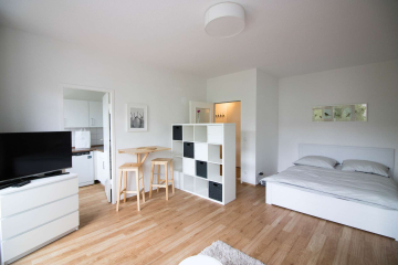 Wohnzimmer - Schönes möbliertes 1-Zimmer-Apartment im grünen Schöneberg