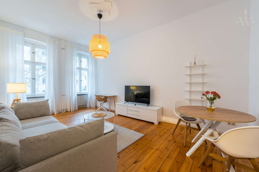 Charming 2-room flat with balcony: Beautiful fully furnished old building flat in the trendy Wedding neighbourhood, 13351 Berlin, Wedding