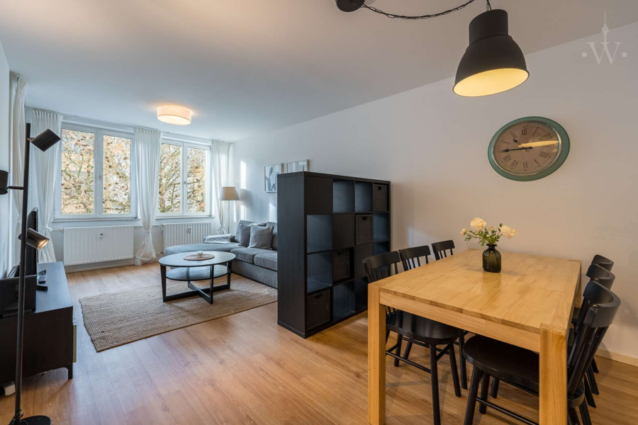 Ansprechend eingerichtete 3-Zimmer-Wohnung mit großem Balkon, 10555 Berlin, Tiergarten