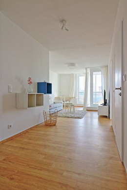 Wohnzimmer2 - Wohnen auf Zeit – Im Herzen Berlins – 2-Zimmer-Apartment