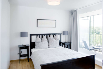 Schlafzimmer - Gemütlich möbliertes 2-Zimmer-Apartment im Herzen Berlins