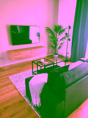 20230720_093859 - Traumterrasse mitten in Berlin: Modernes und voll möbliertes 2,5-Zimmer-Apartment in Kreuzberg