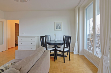 Wohnzimmer - Stilvoll möblierte 3-Zimmer-Wohnung nahe dem Bergmannkiez