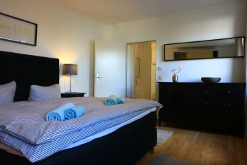 Schlafzimmer 1 - Stilvoll eingerichtete 3-Zimmer-Wohnung am Checkpoint Charlie