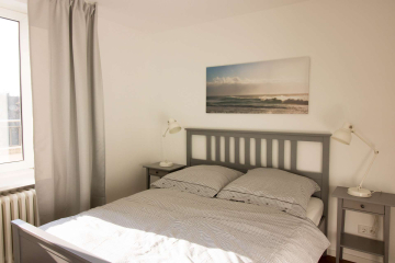 Schlafzimmer - Modern möblierte 3-Zimmer-Wohnung mit großem Balkon